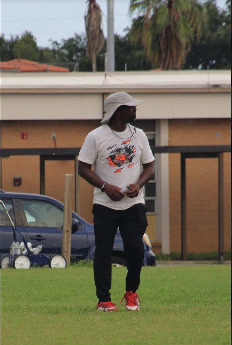 Leesburg Football tweet media