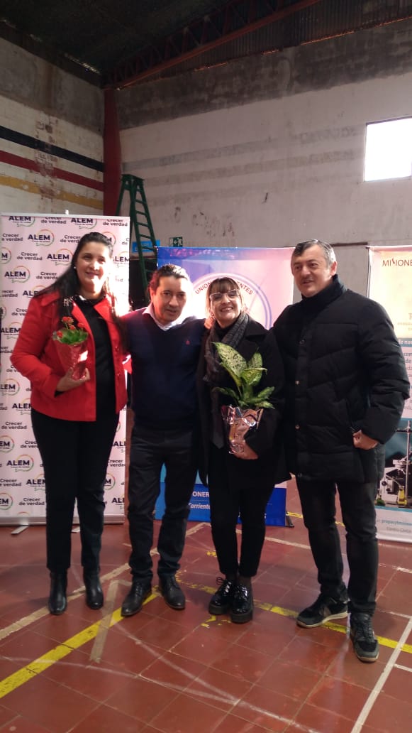 Hermoso encuentro con docentes evaluadores de la feria de ciencias en Alem. Intendentes, Ministros, autoridades del CGE, UDPM, Subsecretarios y comunidad en general reunidos para discutir Ciencia, Arte y Tecnología. 
<a href="/mestigarribia/">Mónica Estigarribia</a> <a href="/grillo141/">Ruben Dario</a> <a href="/CGEMisiones/">CGE Misiones</a> <a href="/udpm_misiones/">UDPM</a>