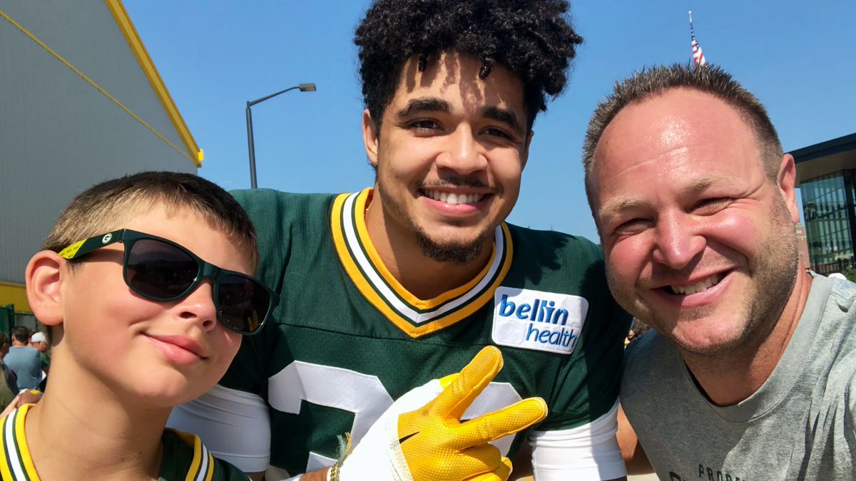 CoachHockett's tweet image. Called #DREAMDRIVE 🚲 for a reason

HUGE Thanks 🙏 to @evan_williams32 for taking some time with us today‼️

The only thing better than his game 🏈 Saturday &amp;amp; the @packers camp he’s having is the humility &amp;amp; class he had with the Hockett family earlier this morning 💛💚 #GoPackGo