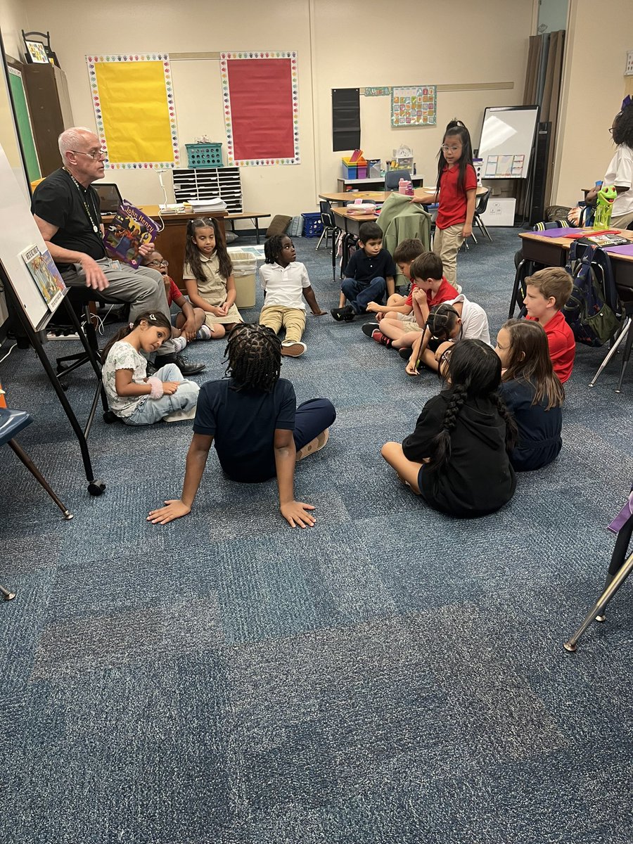 Bianca_Hackney's tweet photo. What a fantastic first day @JTStevensFWISD !  Routines and procedures were practiced, relationships were built, and learning was in full swing.  #GOALgetters https://t.co/fMpmUIQrBr