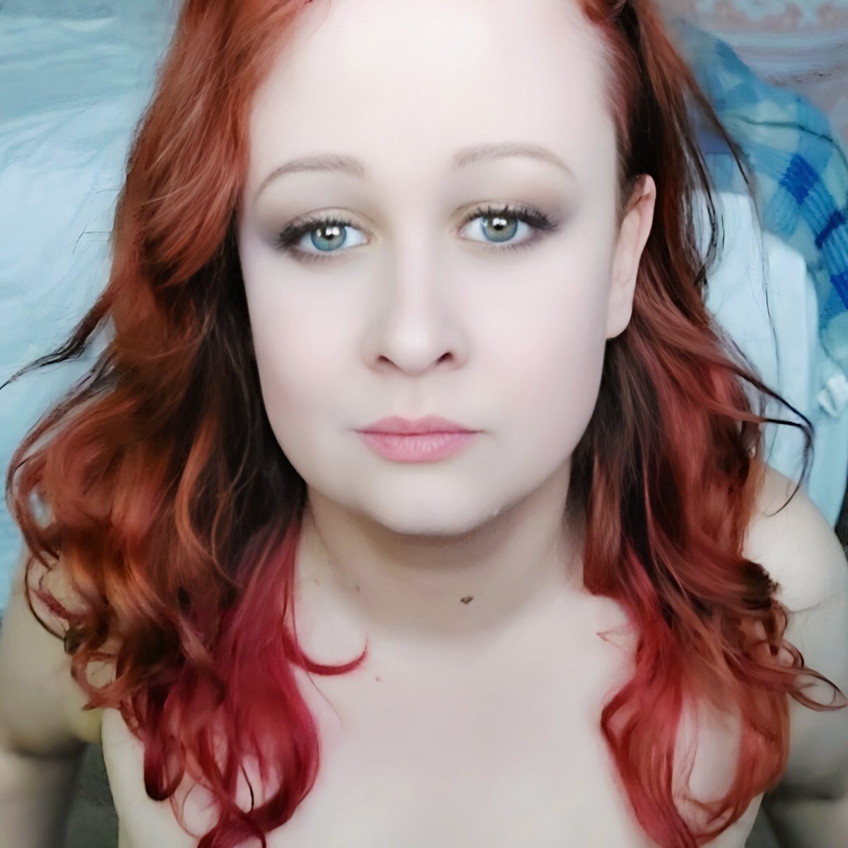 EricaWells2424's tweet photo. Hello Sweetie!💋
#redhead #chubby #hotmama https://t.co/NEhCat0fWa