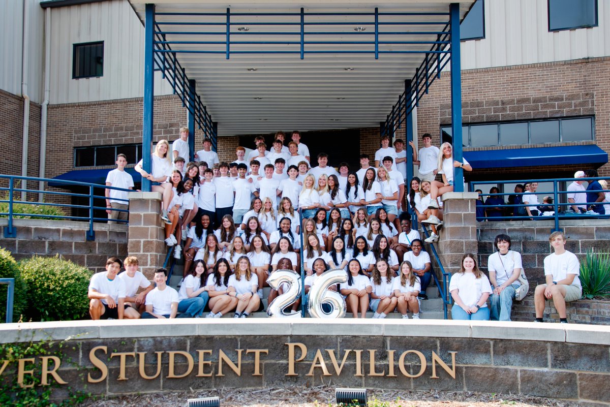 pulaskiacademy's tweet image. Class of 2025 &amp;amp; 2026! 🐻⭐Wishing our juniors and seniors an amazing school year ahead! #PAGrade11 #PAGrade12