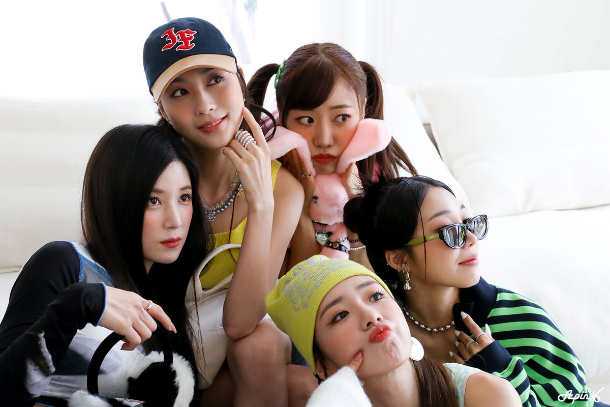 Jeong Eunji and Apink enter the prestigious ‘Billions Bronze Club’ of MelOn