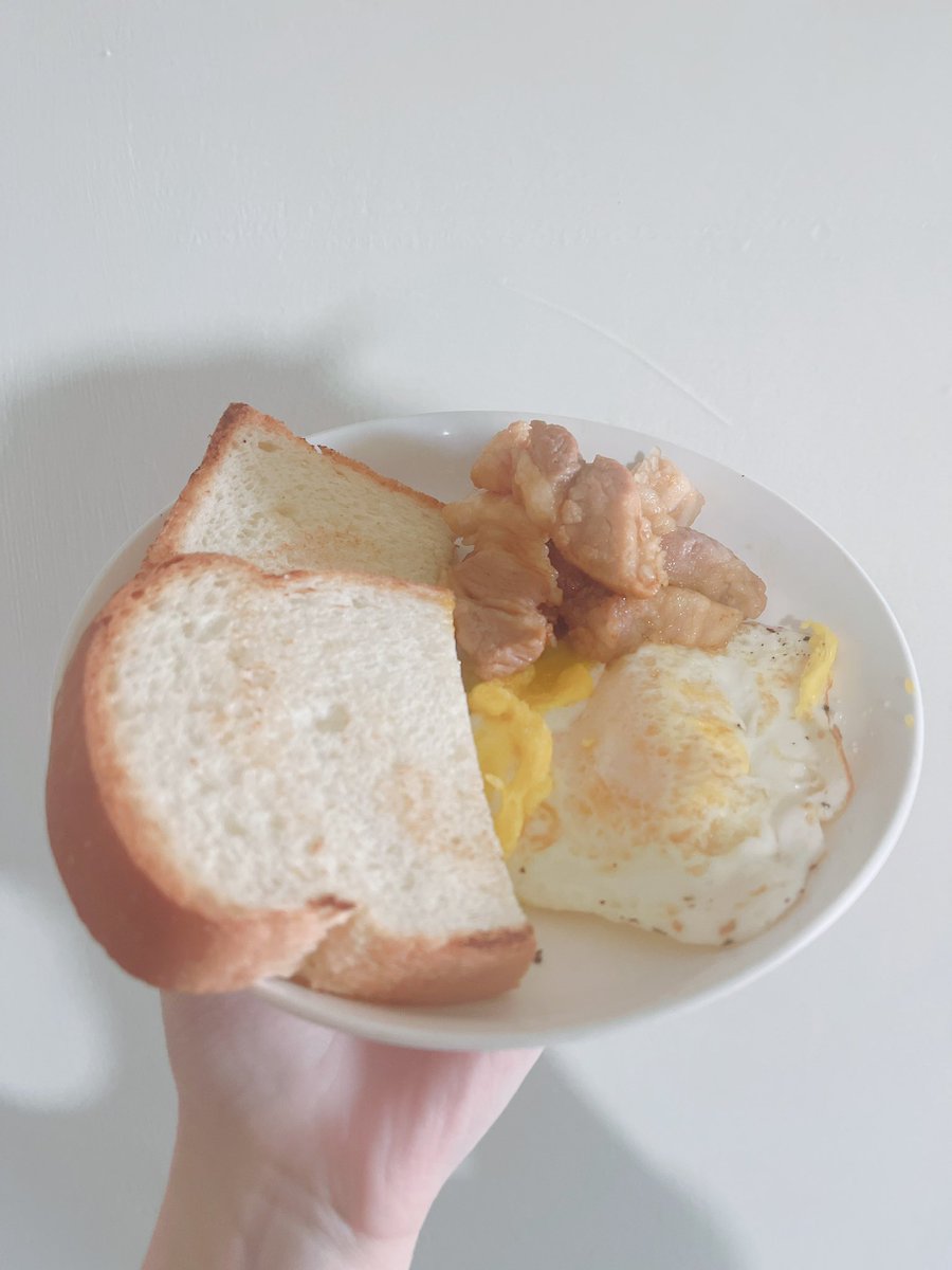 今天早起自己做早餐吃٩(˃̶͈̀௰˂̶͈́)و
本來還擔心醬油裡放的糖太多…結果意外的好好粗哇｡:.ﾟヽ(*´∀`)ﾉﾟ.:｡ https://t.co/ovk5oOucog