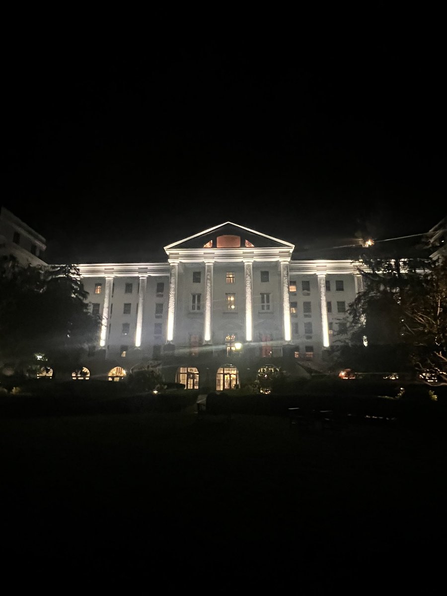 ProGolfJetBiz's tweet photo. The Greenbrier - 10:20pm  - @MagellanJets everywhere. Always when needed. Always there… https://t.co/5WfdmRH1d8