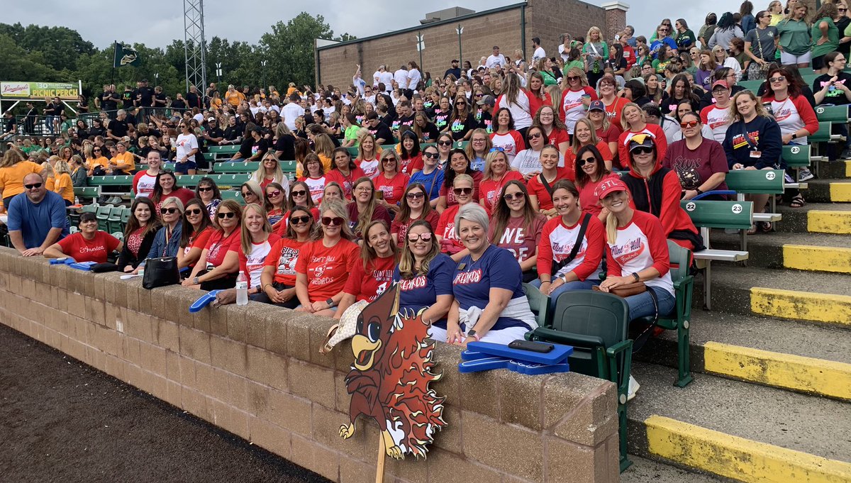 ZumFlintHill's tweet photo. Had a great day back with our amazing Flint Hill teachers and staff! It’s going to be an exceptional year. Cannot wait to see what we can accomplish #RuthlessEquity #ProudPrincipal #Fzjoy https://t.co/Ml3ghC5NPF