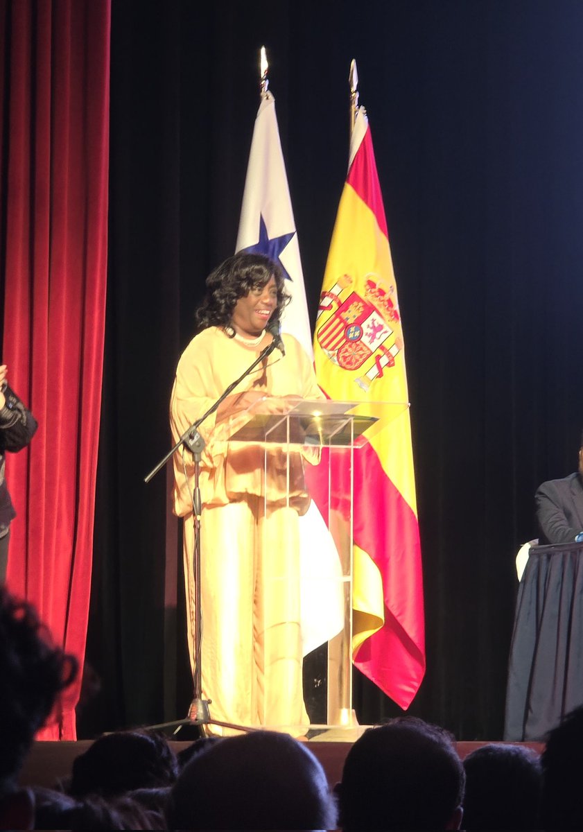 EmbEspPan's tweet photo. ¡Ya ha comenzado la #FILPanamá2024🇵🇦 en la que España🇪🇦 es #InvitadoDeHonor!

📢Te esperamos hasta el 18 de agosto en nuestro pabellón oficial. Conoce toda la programación en este enlace➡️https://t.co/yLd8HQRrZx https://t.co/6lgV6VQOR7