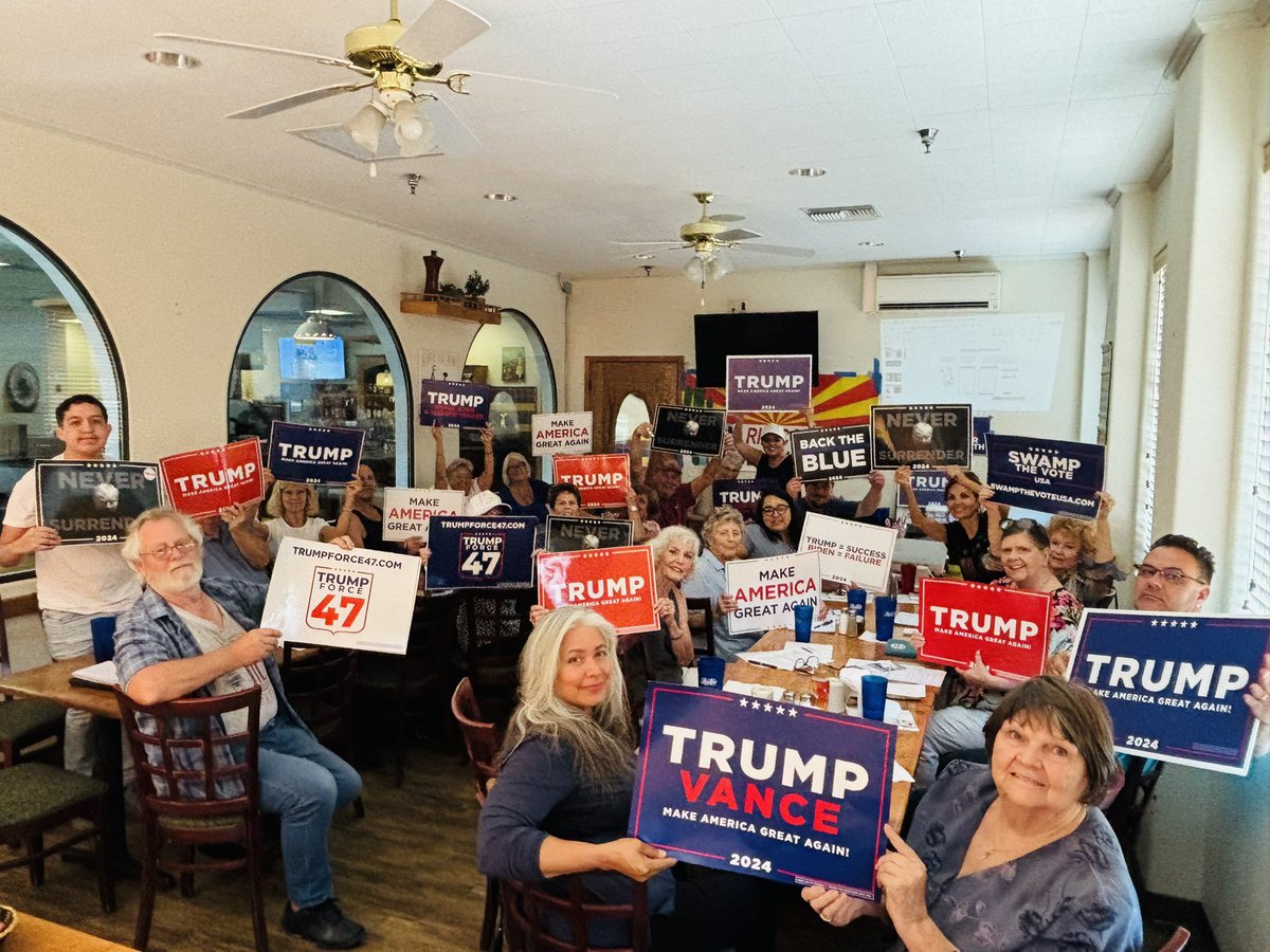 CampaMaIsela's tweet image. Strong Force of Captains during  our Trump Tuesday Training in Yuma County🔥💪🏼 thank you Dr. Ronny Jackson +1️⃣1️⃣ more! To swamp the vote we:
🔑 Equip 
🧑🏻‍🏫 Inform 
💎 Motivate 
🥾 Deploy 
TrumpForce47.com #TeamTrump #AZGOP