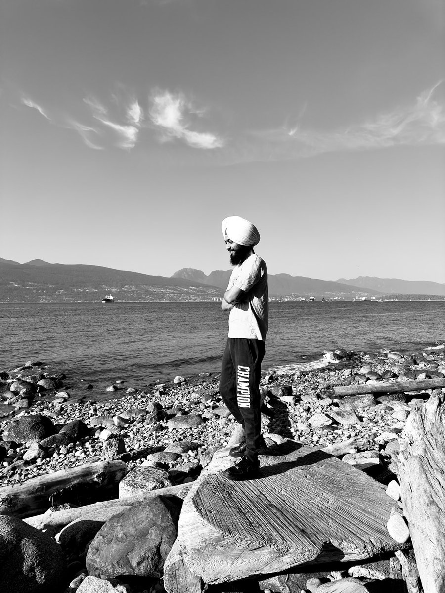 psbrar_'s tweet photo. Classic elegance in black and white. https://t.co/XeUCgTHD9R