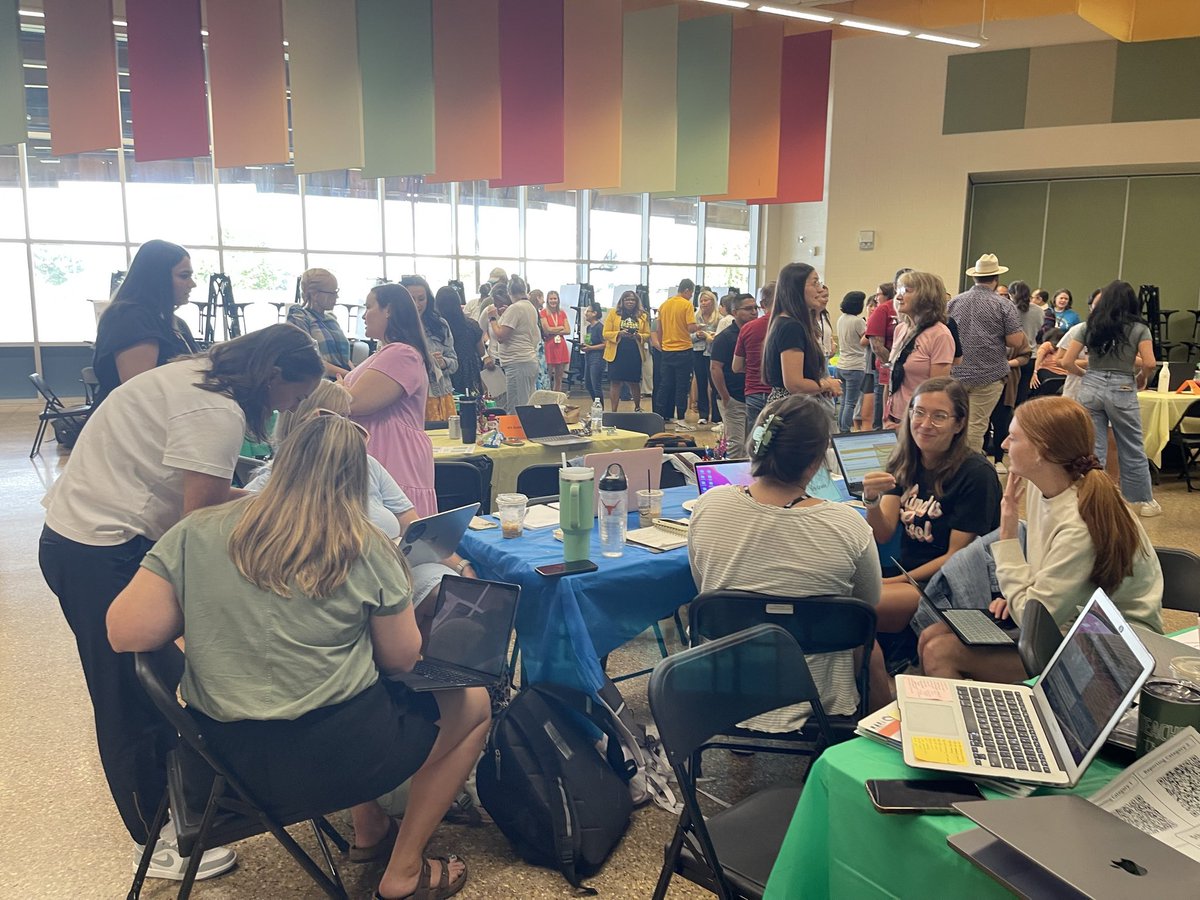 Jennifer Jones tweet media