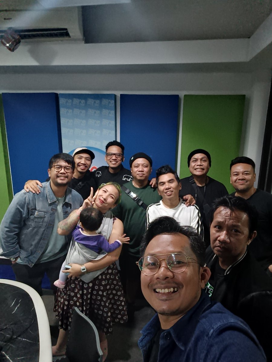 bobby m iqbal (@ibobmz) on Twitter photo Kemarin, interview Ten 2 Five & T Five di <a href="/rasefmbandung/">RASE FM BANDUNG</a>
Mereka kolaborasi split single,
Lagu Kau di cover sama Ten 2 Five, lagu You di cover sama T Five, dengan versi berbeza ๐ฅ๐ซฐ Kemarin, interview Ten 2 Five & T Five di <a href="/rasefmbandung/">RASE FM BANDUNG</a>
Mereka kolaborasi split single,
Lagu Kau di cover sama Ten 2 Five, lagu You di cover sama T Five, dengan versi berbeza ๐ฅ๐ซฐ