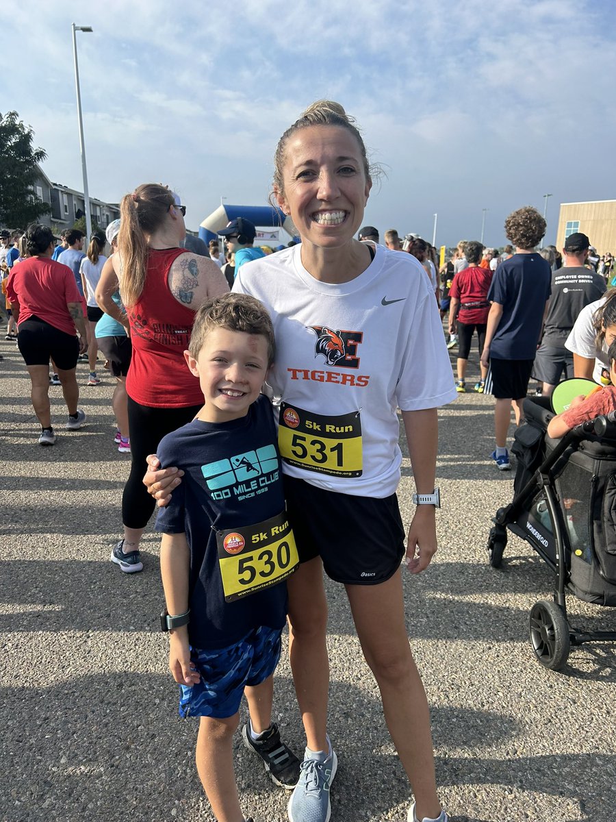 Lindsay Fox tweet media