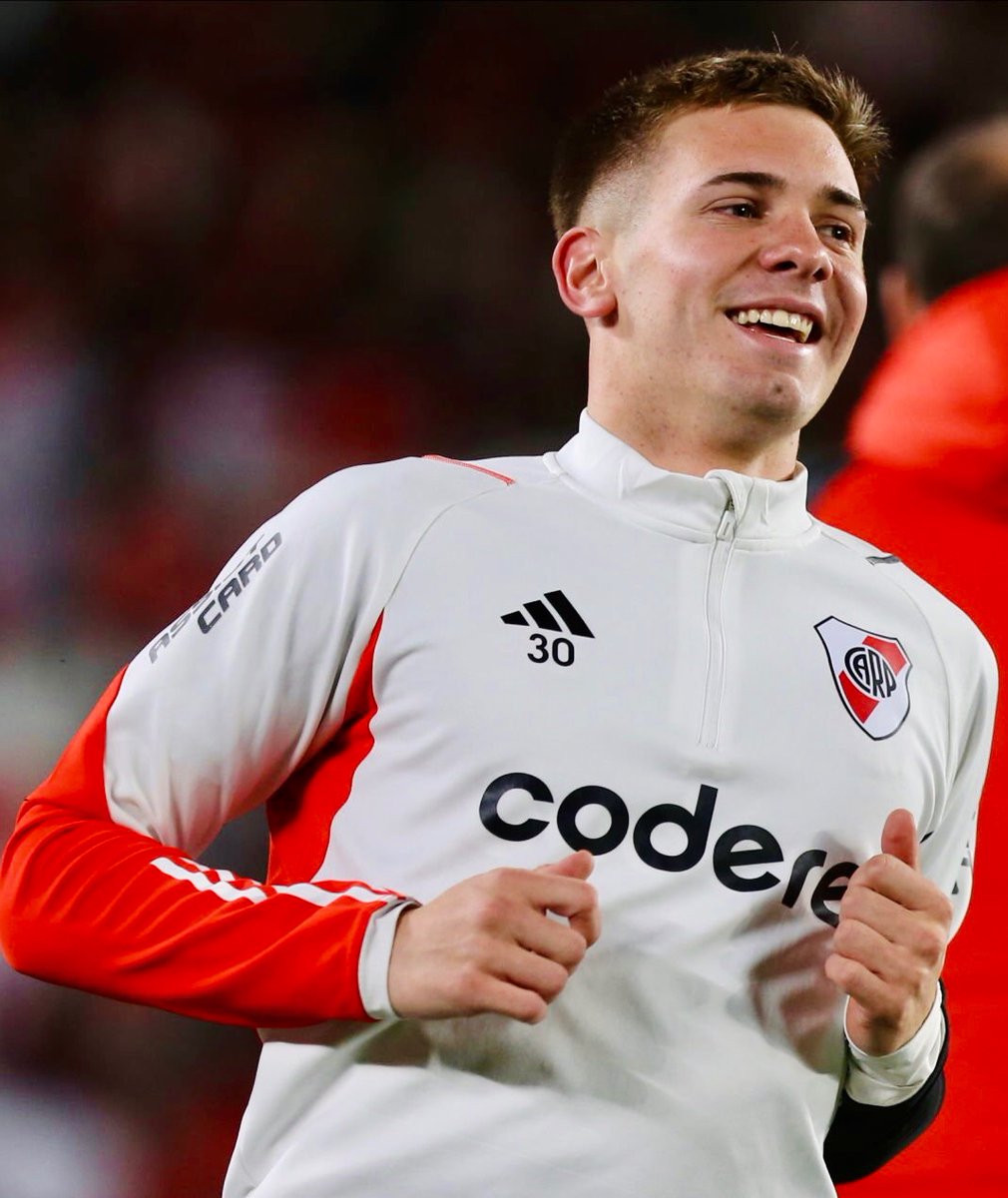 Feliz cumple pibe, disfrútalo y ya sabes que deseo hay que pedir.