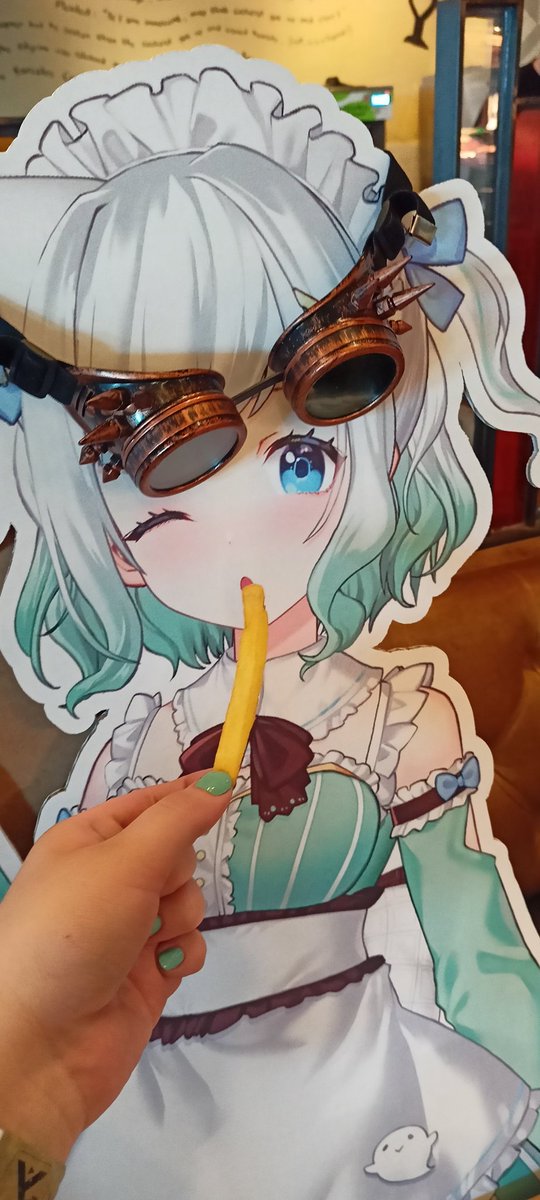 Noxy_0315's tweet photo. Went to Nando's on Sunday with Mint and Wisps. She really enjoyed her fries 😋
#MintUK https://t.co/0xDhfcSAPu