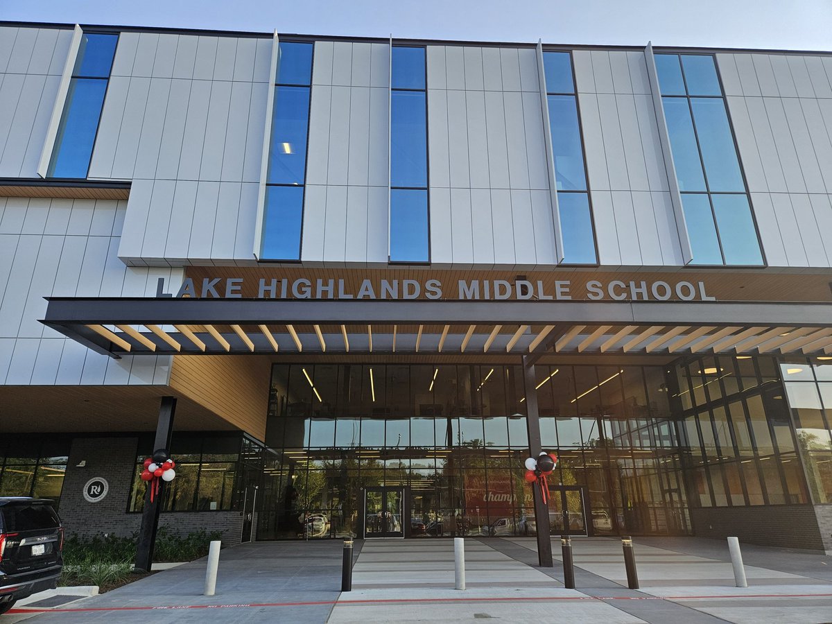 Year 11 in a brand new school! <a href="/LakeHighlandsJH/">🐾 Lake Highlands MS 🐾</a>