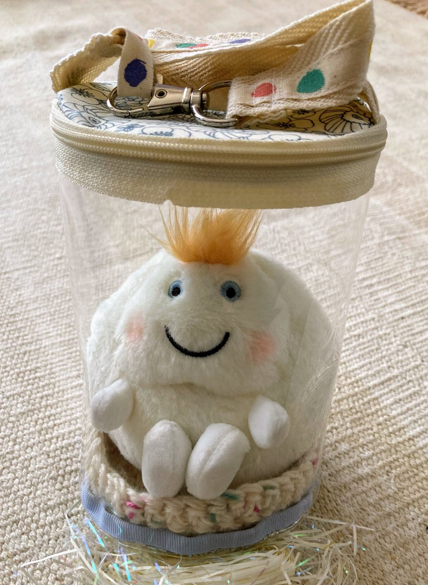 自己満足のwindy©️ポーチ 最初 白い左の少し余裕のあるサイズで作っ