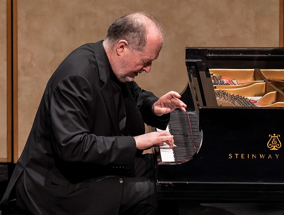 Lenny's Studio (@lennysstudio) on Twitter photo Tonight, <a href="/garrick_ohlsson/">Garrick Ohlsson</a> joins the <a href="/svmusicfest/">SierraView MusicFest</a> for its 40th-anniversary season! โ๏ธ๐ถ๐น
Follow the links below for tickets and more info about these two exciting events!
AUG 20, 6:30 PM
bit.ly/3McF72l
AUG 22, 6:30 PM
bit.ly/4fucH10
๐ธ David Bazemore Tonight, <a href="/garrick_ohlsson/">Garrick Ohlsson</a> joins the <a href="/svmusicfest/">SierraView MusicFest</a> for its 40th-anniversary season! โ๏ธ๐ถ๐น
Follow the links below for tickets and more info about these two exciting events!
AUG 20, 6:30 PM
bit.ly/3McF72l
AUG 22, 6:30 PM
bit.ly/4fucH10
๐ธ David Bazemore
