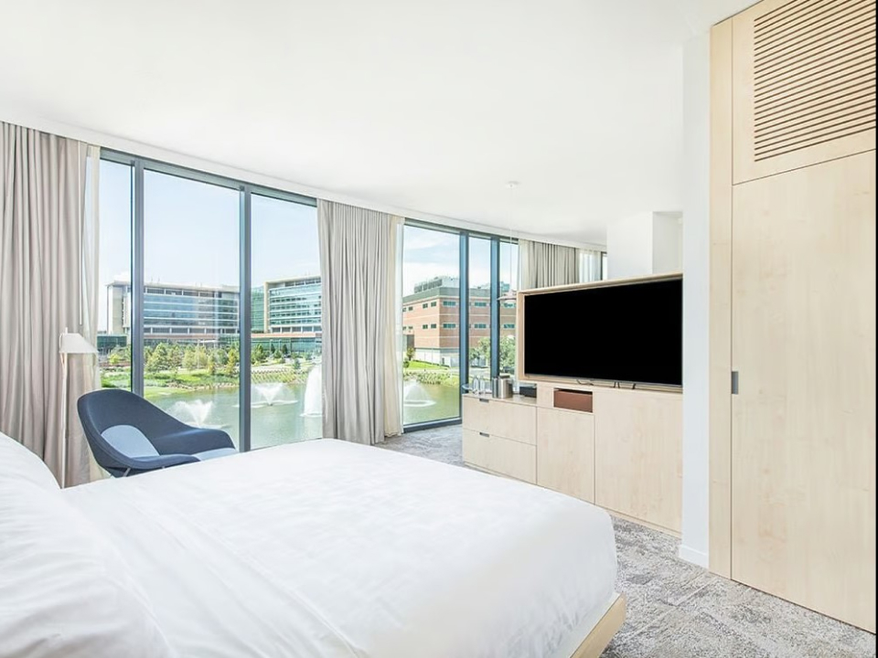 Planning your last-minute summer getaway in #GainesvilleFL? Plan it # HotelELEO's special Florida Resident Rate Package and save up to 20% on our Best Available Room Rate. It's our way of saying thanks for being a local. #Gainesville bit.ly/3eYb8bh