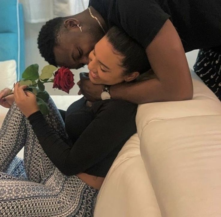 CapNath01's tweet image. Algumas das fotos que tenho guardadas no meu celular. A primeira foi no nosso primeiro encontro... Aqui eu percebi que queria você na minha vida pra sempre, como minha namorada e minha esposa. Eu te amo minha Olivia Rogério, nesse e em todos os multiversos