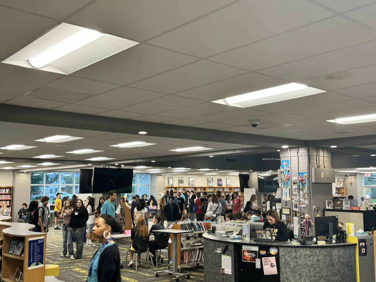 Mrs. Warren (@lwarren30) on Twitter photo Today was a #Ridiculouslypositive day! I got to visit almost every feeder pattern secondary school today! The energy from the 7th and 9th graders was incredible. Can’t wait to welcome everyone back tomorrow <a href="/theSMSD/">SM School District</a> #AllinSMSD Today was a #Ridiculouslypositive day! I got to visit almost every feeder pattern secondary school today! The energy from the 7th and 9th graders was incredible. Can’t wait to welcome everyone back tomorrow <a href="/theSMSD/">SM School District</a> #AllinSMSD
