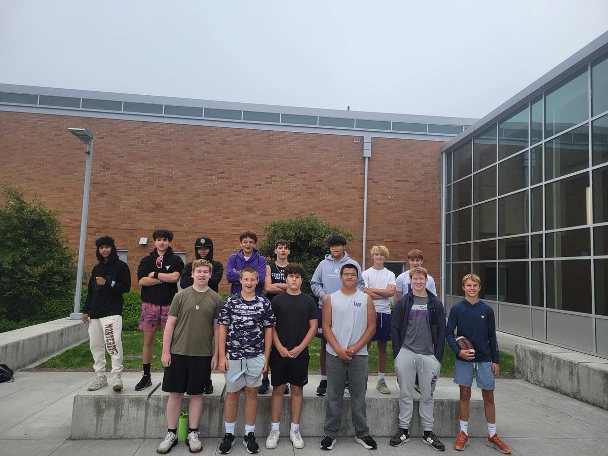 KangFootball's tweet photo. Thanks Coach Brandon for leading our annual team hike at Centennial Park!  
.
#GoKangs #aLWaysrising #GRIT #tradition https://t.co/3exNUp3TFt