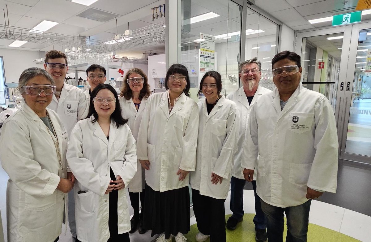 The #skin #regeneration gang <a href="/UOW/">UOW</a> . ⁦<a href="/IPRI_UOW/">Intelligent Polymer Research Institute (IPRI)</a>⁩ working together with ⁦<a href="/DottoriLab/">Dottori Stem Cell and Neural Modelling Lab</a>⁩ ⁦@HealthPhyco⁩ #PiaWinberg and the Fiona Wood team ⁦<a href="/UWAresearch/">UWA Research</a>⁩ Tackling big things together ! #scienceweek