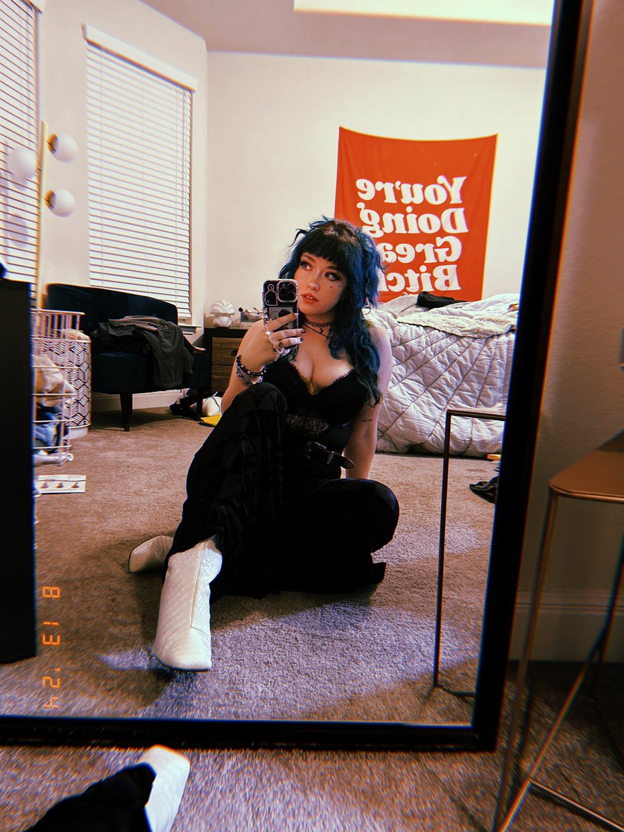 Laurel but feral ✨ tweet media