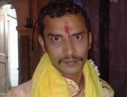 नाम-संजय रॉय
काम- कोलकाता में लेडी डॉक्टर का रेप कर हत्या

संजय की चार शादियां हुई थीं, तीन बीवियां छोड़कर भाग गईं और चौथी की कैंसर से मौत। संजय पॉर्न मूवी देखने का आदी था और शराब पीता था। उसके मोबाइल में हिंसक किस्म के पॉर्न वीडियो देखे गए हैं।
हिंसक यौन संबंध बनाने के कारण उसकी