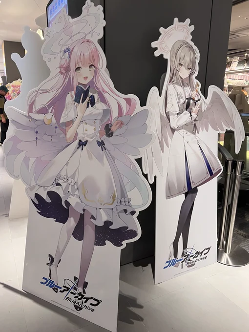 お昼休みを生贄に渋谷TSUTAYAにウイに会いに行ってきた本屋にいるウイは心なしか嬉しそうだった…アクスタ以外全部あったよ 