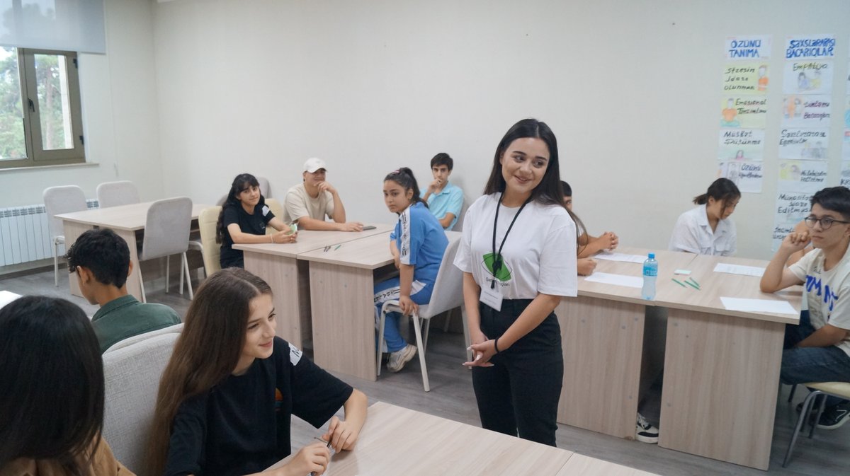 unicef_aze's tweet photo. #RegionalClimateWeeks continue and expand across #Azerbaijan🚀

Youth Climate Envoys 🚗🚌⤳ #Bilasuvar, #Saatli, and #Shirvan to organize interactive discussions with youth about #climatechange and environmental protection

Stay tuned for more locations! https://t.co/sVpuRczjnj