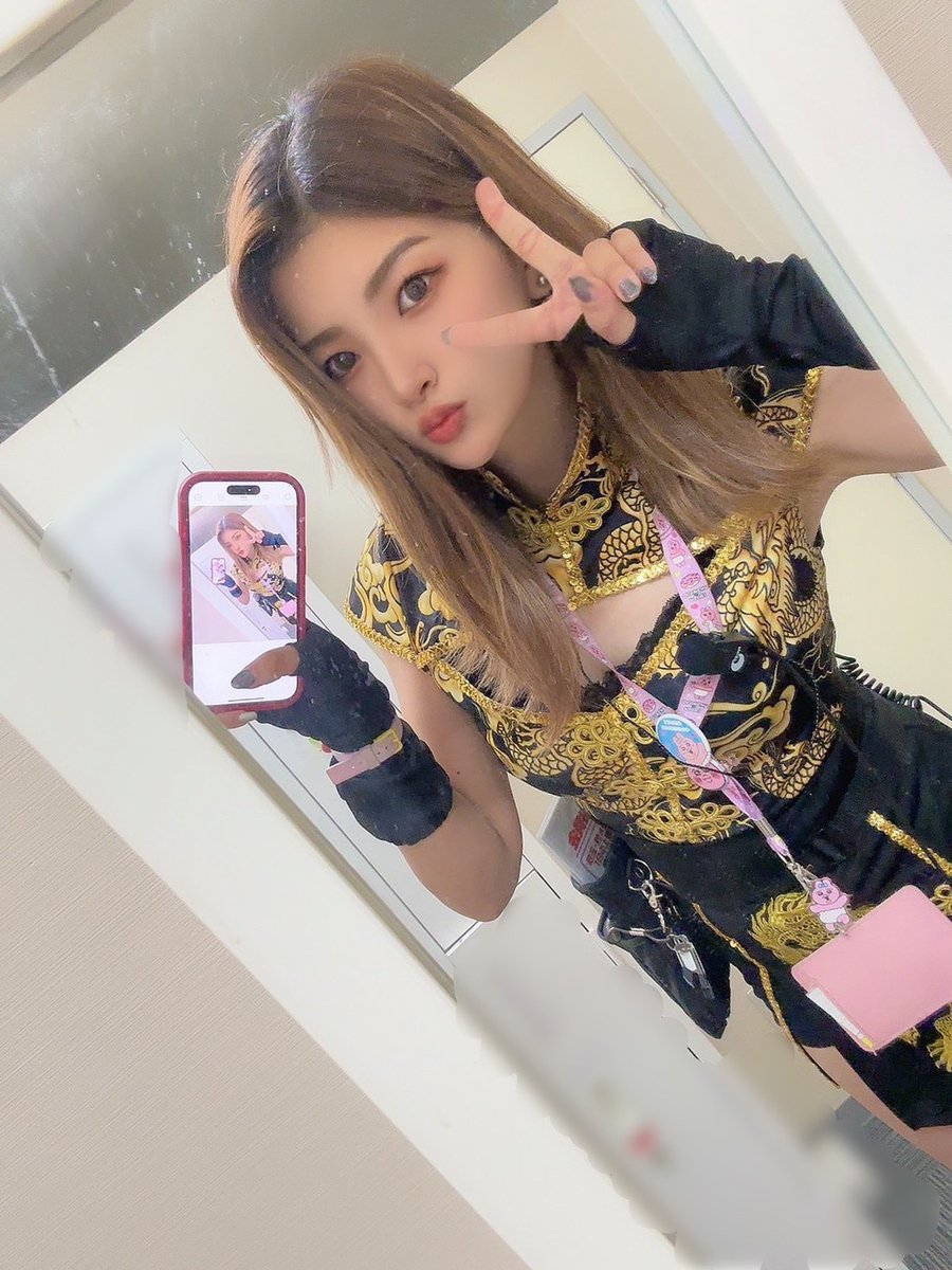 bellaneya0810's tweet image. こんにちはー！☀️ レア中番あやかです🐻
意味わからん撮り方しちゃったけど、ヨシ😂
普段お会いできない昼間のお客様と
接することができて、楽しいです✨

#ファミマ増量クランチ 
ファミマすぐそこやし、カフェラテのお供に
おやつ買っちゃおっかな〜🤤

本日は冷凍食品市‼️…