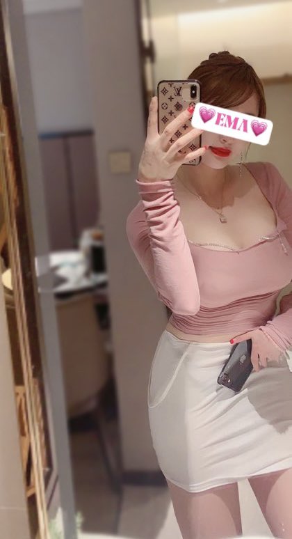 r_cd_m's tweet photo. 今日もぴちぴちファッションで観光地💗💗💗えまとデートしたら大体こんな感じの服装💗💗本能的に強い雄が連れて歩くに相応しい格好意識しちゃう💗💗すれ違う他雄たち勃起させて歩くﾁﾝﾎﾟ付きスケベ彼女💗💗🐮🍑💭 https://t.co/DoS6LkjRke
