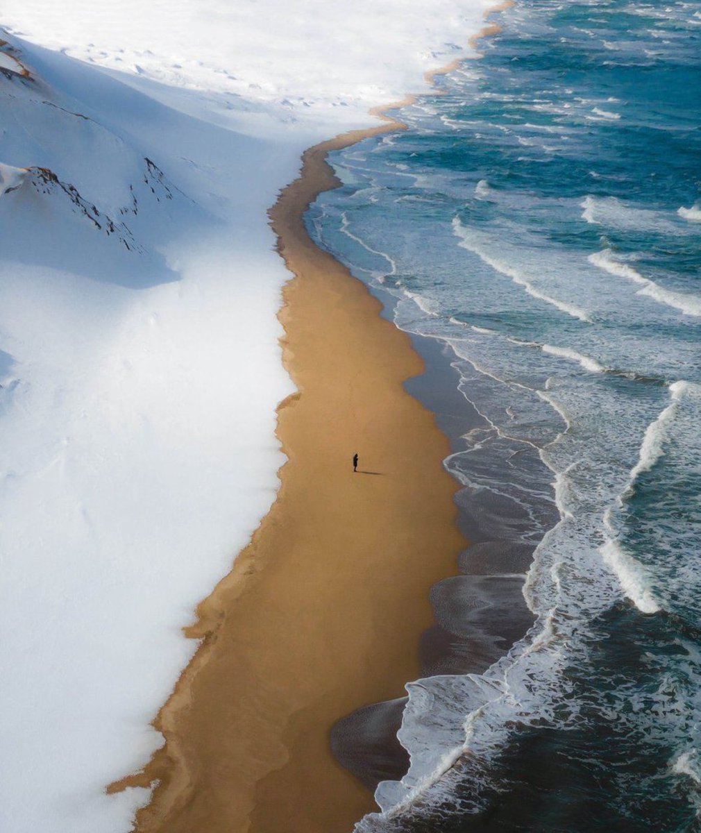 _AstroP_'s tweet image. Immaculate spot right here. This with a half gallon of blue Hawaiian Punch and some uncrustables. What more could you ask for #unwinding