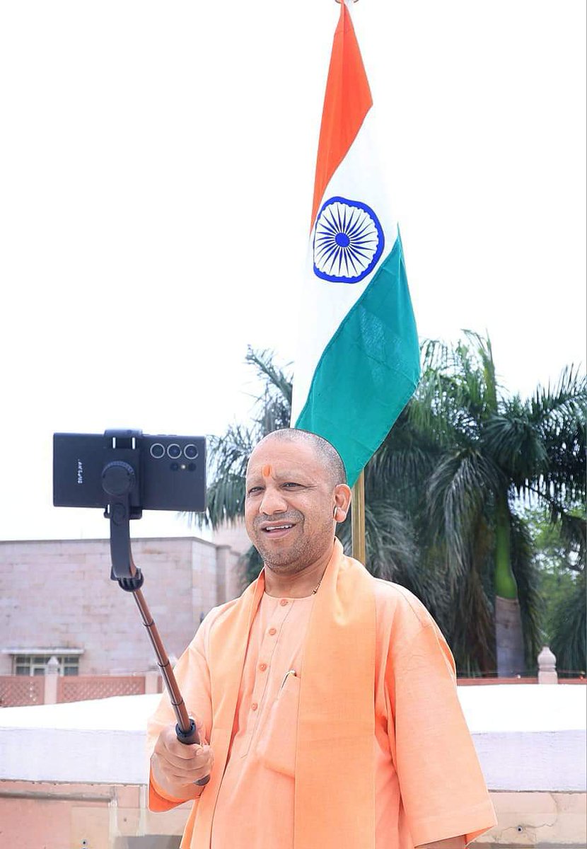 rajeshsinghch11's tweet image. हमारी एकता, अखंडता, संप्रभुता और आन-बान-शान का प्रतीक, हमारा तिरंगा...

#HarGharTiranga फहराएंगे...

जय हिंद!
@