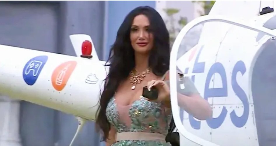 _Cath3's tweet image. Y Ahora llega en helicóptero Pamela Diaz a la casa!
Bienvenida a Gran hermano!
 #GranHermanoCHV 
O no era así??? 🤔