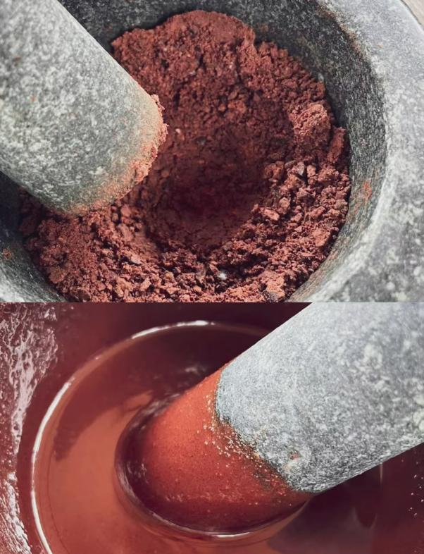 HainanToday's tweet photo. Make your own #chocolate at #Treeco #Cocoa Farm! Peel the cocoa, process it, shape and chill the chocolate, and finally put on the wrapper. What an incredible experience from start to finish!
#Hainan #chocolatelover https://t.co/UaqX8m5Nny