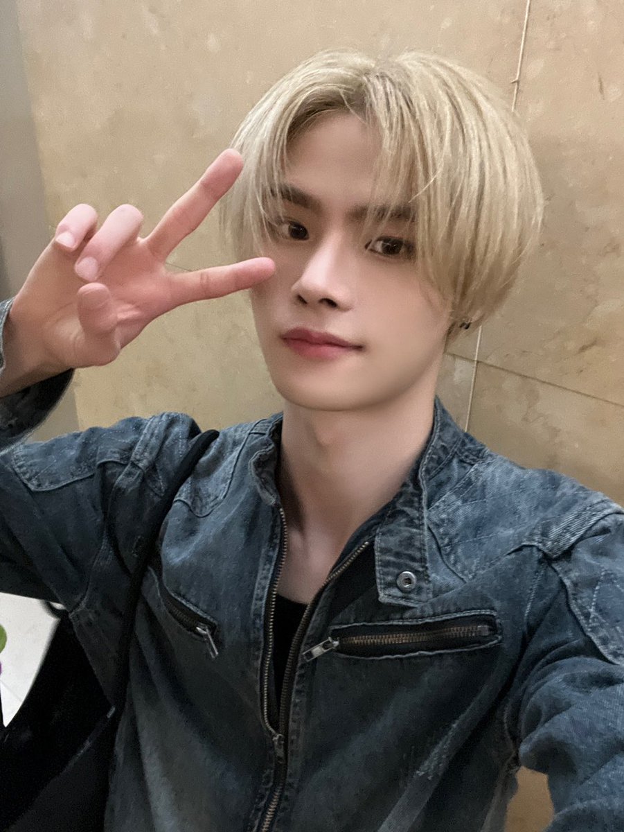 8TURN Members tweet media