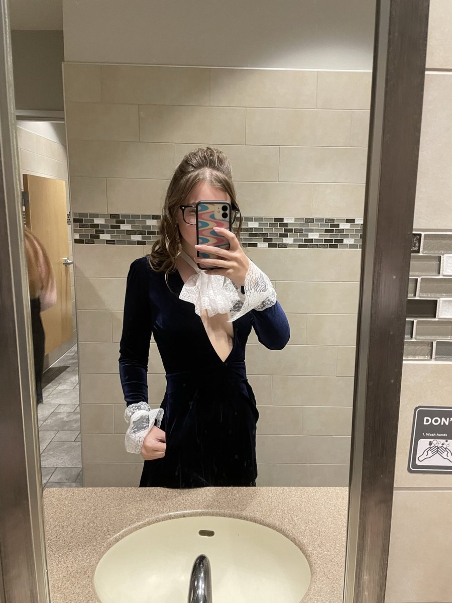 rottedluck's tweet image. ty for giving me a reason to post these, they are my pride and joy of halloweens ☄️