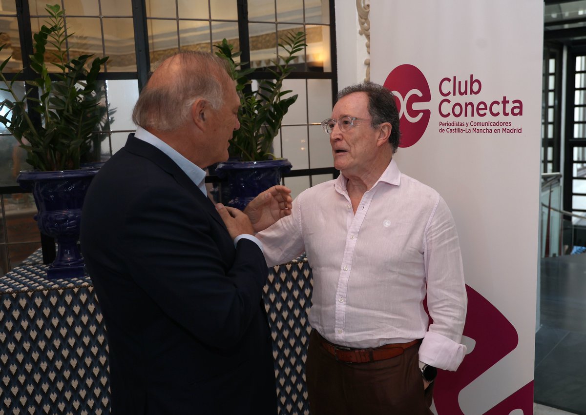 Conecta_CLM's tweet image. Así fue nuestro encuentro con el periodista y presentador de televisión, @PedroPiquerasG
#pedropiqueras #asociacionperiodistas #clubconecta