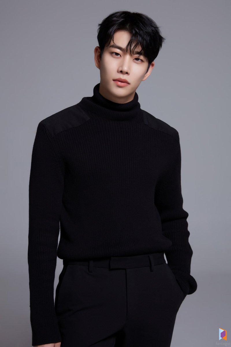 fantagiogroup's tweet photo. [#엠제이] 아스트로 MJ, 뮤지컬 ‘조로: 액터뮤지션’ 출연 확정···전설의 영웅 조로 역 출연
▶️ https://t.co/jpEEyJRWps

#NEWS #조로 #아스트로 #ASTRO #MJ https://t.co/vL3PO9cACS