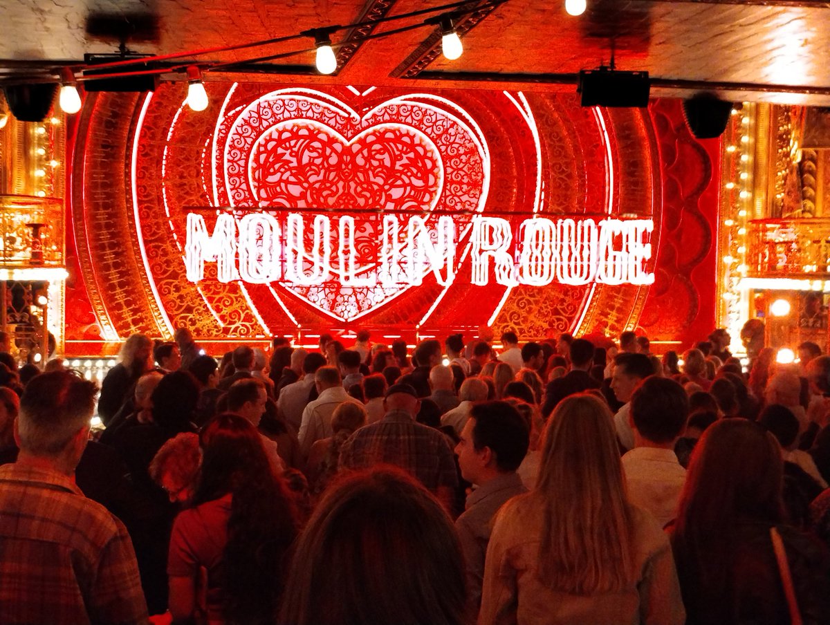 RadianceAshe's tweet photo. Saw Moulin Rouge a couple of months ago... https://t.co/myyVqiRHBh