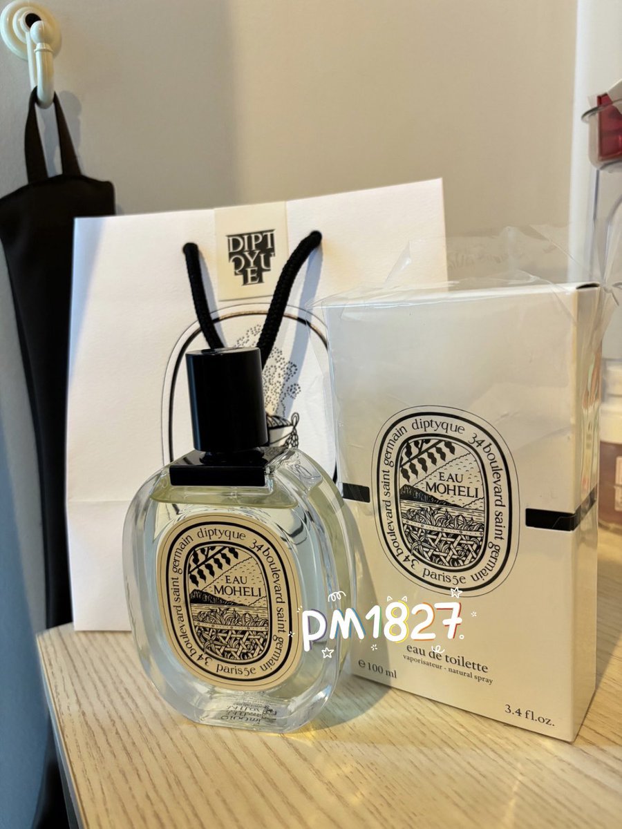 pm1827's tweet photo. น้ำหอม DIPTYQUE EAU MOHELI EAU DE TOILETTE 100 ML

— 7000 บาท รวมส่ง

ใช้ไม่ถึง 5 ครั้ง ซื้อเมื่อวันที่ 19 July
สอบถาม/ดูเพิ่มเติม dm ได้เลยค่ะ ♡

#น้ำหอม #ส่งต่อ #ส่งต่อน้ำหอมมือสอง #น้ำหอมมือสอง #ส่งต่อน้ำหอม #ส่งต่อคสอ #ส่งต่อคสอมือ2 #เครื่องสำอาง #เครื่องสำอางมือสอง https://t.co/vsUep8ZNOH