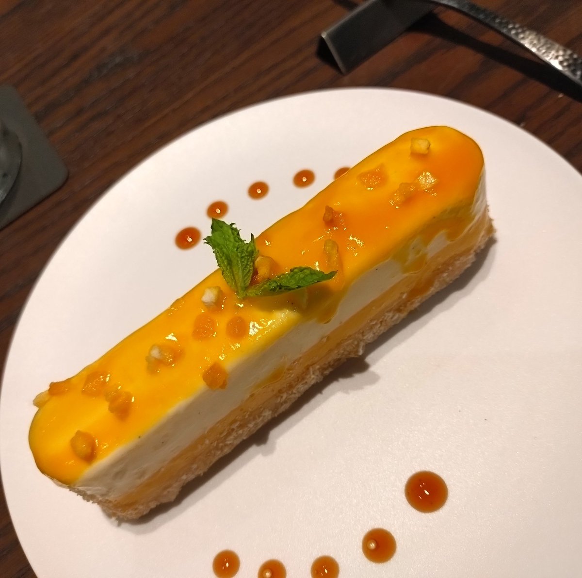 moonlight_terra's tweet photo. 月担みたいなオーダー…🌙
(月担です)
カフェラテも
かぼちゃスープも、添えてあるパンも、
トロピコも、美味しかった
お祝いの胡蝶蘭の贈り主が
JIJI、BABA、PAPA、MAMAなの、
愛が詰まっていて素敵
#ゆいかれん さん
#anonymouscafe
#骨董通り https://t.co/b4D8bgxGwD