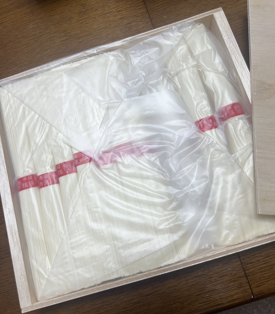 素麺2週間で126人前なので 126÷14÷3＝3 2週間毎食「祖母之絃」 を3人前