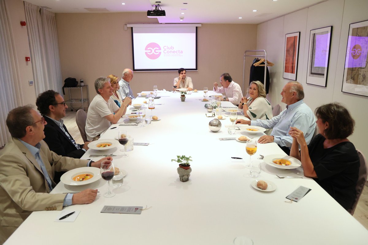 Conecta_CLM's tweet image. Así fue nuestro encuentro con el periodista y presentador de televisión,
@PedroPiquerasG
#pedropiqueras #asociacionperiodistas #clubconecta