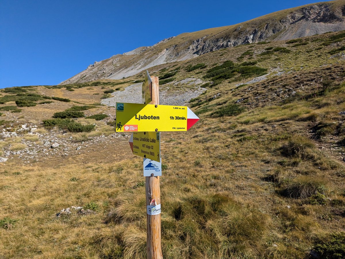 UKDefenceMKD's tweet photo. A second trip to #Ljuboten in the #Sharr Mountains ⛰️ in
North Macedonia 🇲🇰.
At 2,498m, an early start was needed in this weather🌡️🥵! Great to meet 'ПСК Скопска Црна Гора' at the peak!
Come and visit @NAVYfit & @ArmyAdvTrg!
@pkljuboten @UKinRNMacedonia @Team_BMC https://t.co/WUmgqsEijR