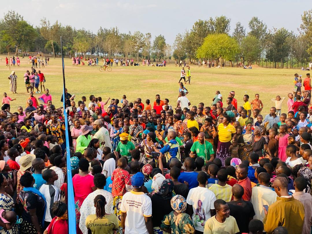 HungerFightersU's tweet photo. The Youths have to be engaged if we are to achieve Resilience &amp; Self Reliance, 

All the avenues that bring the youths together have to be used, and..

Yesterday at #Juruprimaryschool in #Nakivale, a social event was organized by @HungerFightersU with support from @WFP_Uganda. https://t.co/VmpooqFkaP