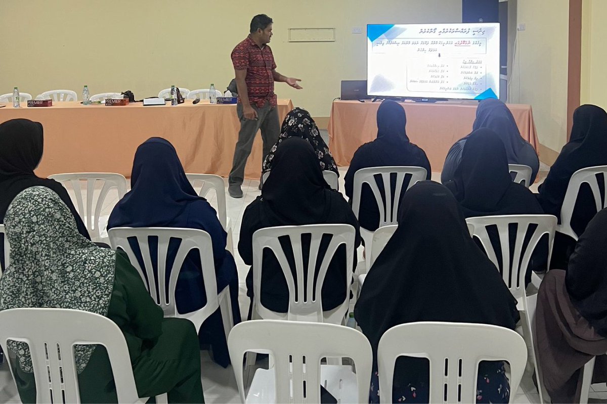 hrcmv's tweet image. ށ. އަތޮޅު ކައުންސިލްއިން އިންތިޒާމްކޮށްގެން ކޮމިޝަންގެ ފަރާތުން ށ. ފޯކައިދޫގައި ގެވެށި އަނިޔާ ހުއްޓުވުމާއި ގުޅޭގޮތުންނާއި ޖިންސީ ފުރައްސާރަ ކުރުމާއި ގޯނާ ކުރުން ހުއްޓުވުމާ ގުޅޭގޮތުން އާންމުން ހޭލުންތެރިކުރުމަށް ނަގައިދިން ސެޝަންތަކުގެ ތެރެއިން
#HumanRights #RightsAwareness