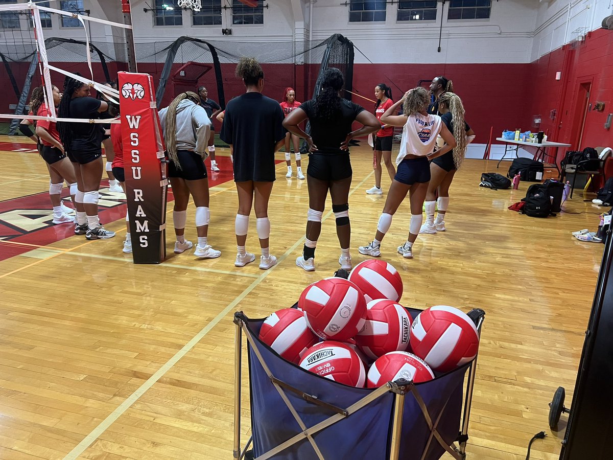 WSSU_Athletics's tweet image. Ready…set…serve… #Firstdayvibes 🏐SZN