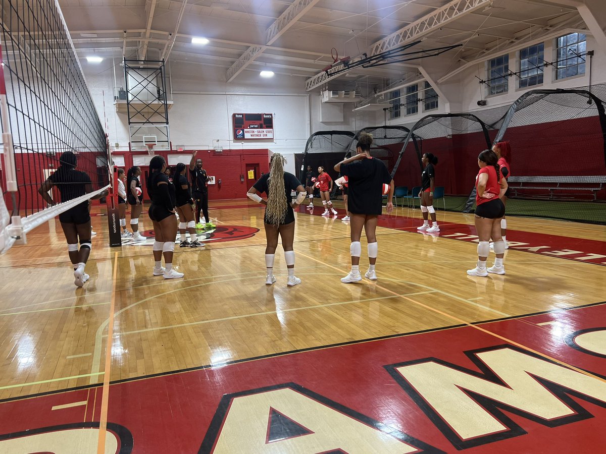 WSSU_Athletics's tweet image. Ready…set…serve… #Firstdayvibes 🏐SZN